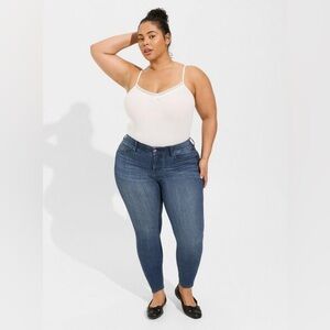 Torrid Bombshell Skinny High-Rise Jeans - New! - Size 22 Regular